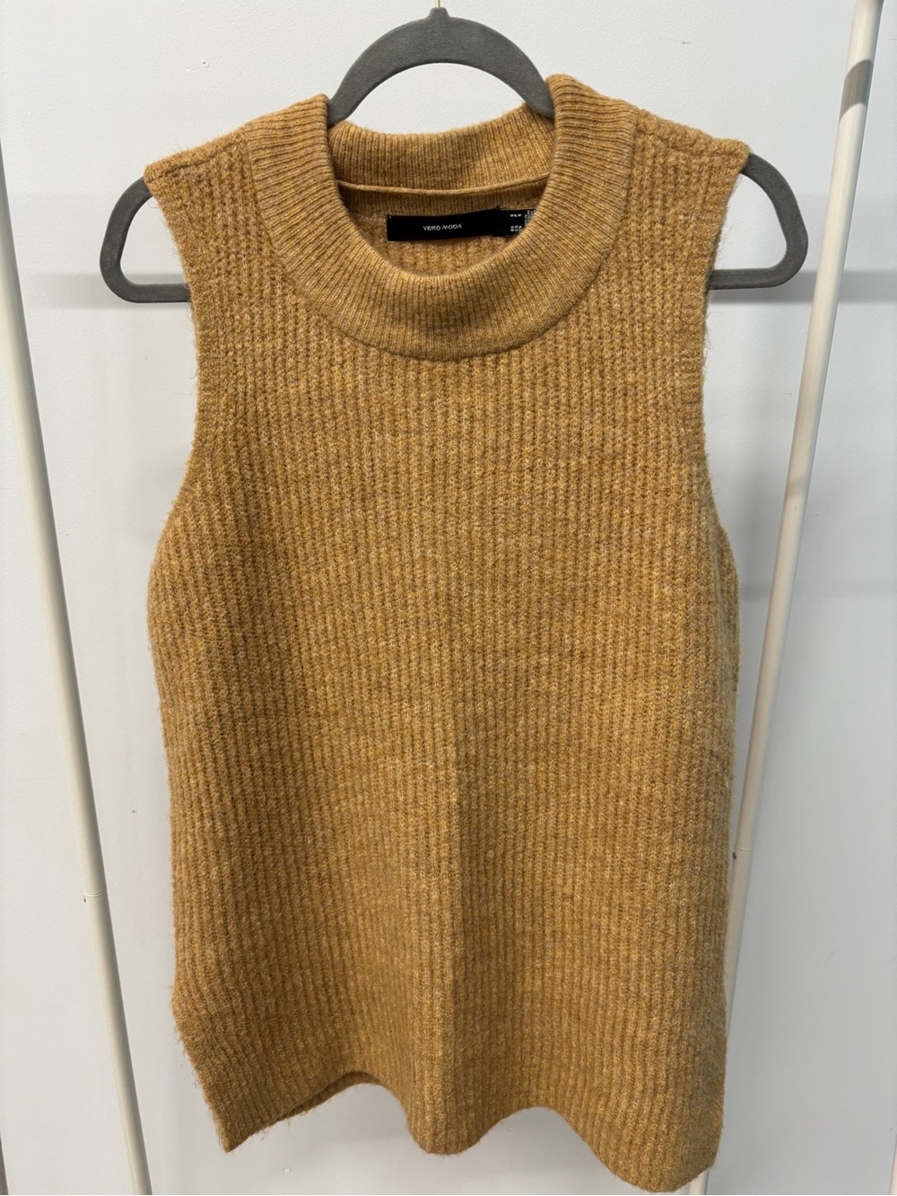Vero Moda Womens Ribbed Mock Neck Sleeveless Knit Sweater Vest‎ Mustard Yellow S
